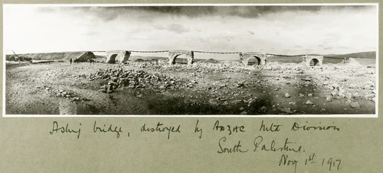 Asluj-Brücke, zerstört von der ANZAC berittenen Division, 1. November 1917